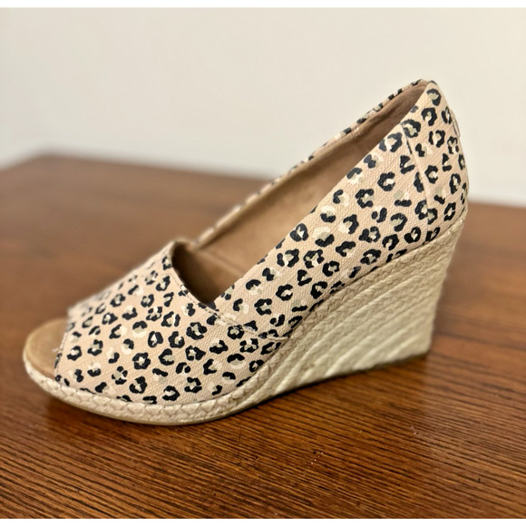 Toms Women's Size 9.5 Michelle Cheetah Print Heel Slip On Wedge Peep Toe MINT - Picture 6 of 12